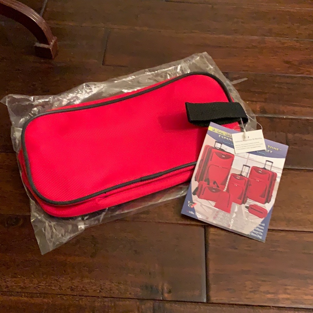 Travelers Club Red Expandable Toiletry Kit Bag NEW